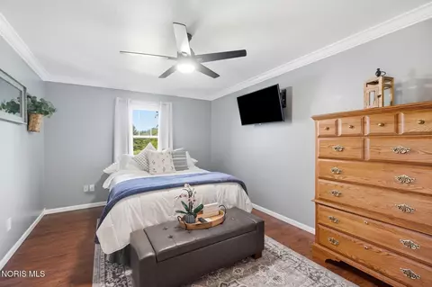 Bedroom - 5815 Mitchaw Rd, Sylvania, OH 43560 photo 3 of 7