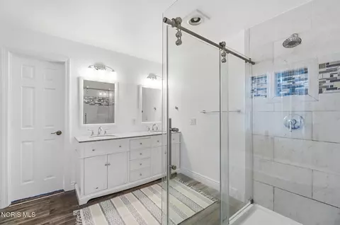 Bath - 5815 Mitchaw Rd, Sylvania, OH 43560 photo 2 of 5