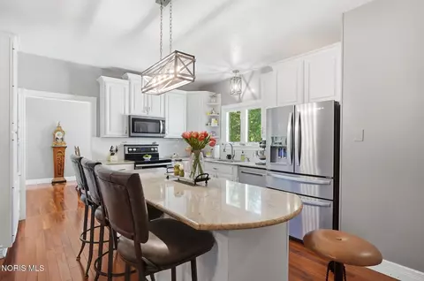 Kitchen - 5815 Mitchaw Rd, Sylvania, OH 43560 photo 1 of 5