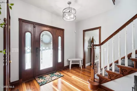 Entry Way - 5815 Mitchaw Rd, Sylvania, OH 43560 photo 2 of 3