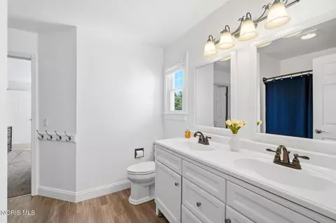 Bath - 5815 Mitchaw Rd, Sylvania, OH 43560 photo 5 of 5