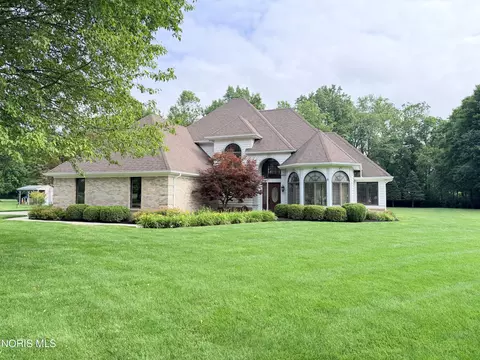 1207 Hidden Brook Dr, Hicksville, OH 43526