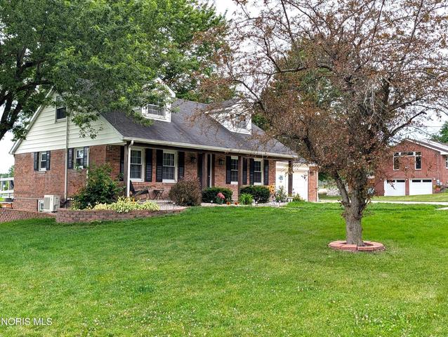 21572 Hammersmith Rd, Defiance, OH 43512