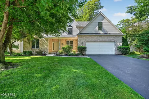 8855 Walnut Trl, Sylvania, OH 43560