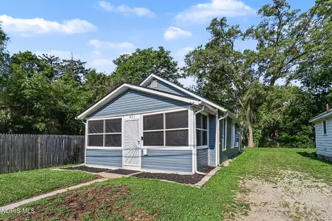 Exterior - 821 Elysian Ave, Toledo, OH 43607 photo 2 of 6