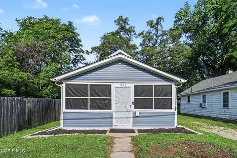 821 Elysian Ave, Toledo, OH 43607