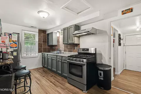 Kitchen - 821 Elysian Ave, Toledo, OH 43607 photo 1 of 2