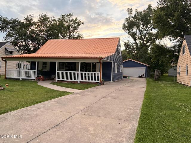 1566 Westgate Dr, Defiance, OH 43512