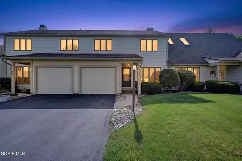 12 Gatewood Dr, Waterville, OH 43566