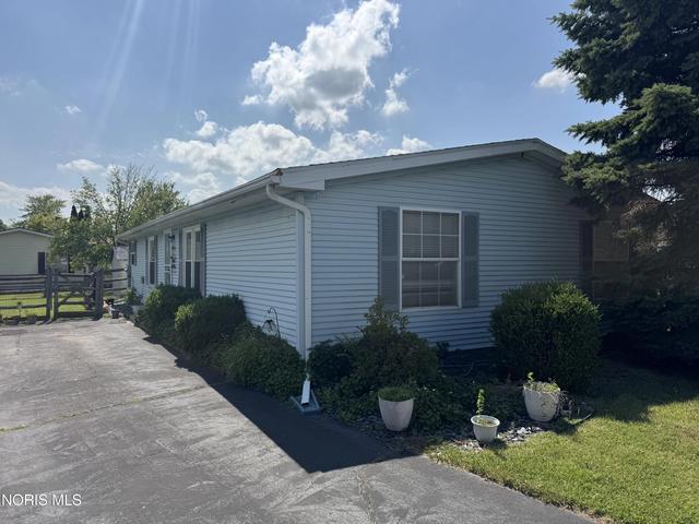 1212 Woolcut Ln, Toledo, OH 43615