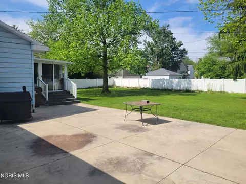 Exterior - 711 S Simon St, Ada, OH 45810 photo 10 of 21