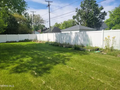 Exterior - 711 S Simon St, Ada, OH 45810 photo 13 of 21