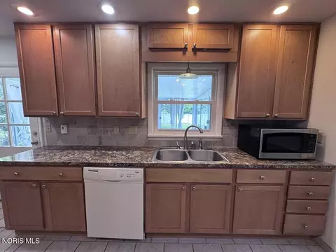 Kitchen - 711 S Simon St, Ada, OH 45810 photo 2 of 4