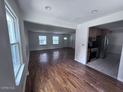 Living - 711 S Simon St, Ada, OH 45810 photo 1 of 3