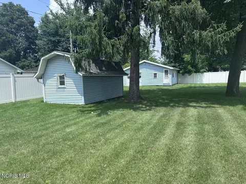 Exterior - 711 S Simon St, Ada, OH 45810 photo 19 of 21