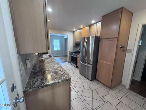 Kitchen - 711 S Simon St, Ada, OH 45810 photo 4 of 4