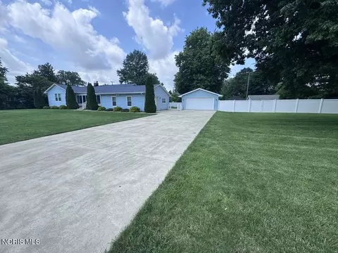Exterior - 711 S Simon St, Ada, OH 45810 photo 11 of 21