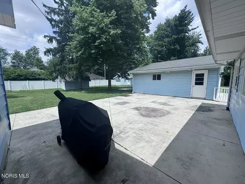 Exterior - 711 S Simon St, Ada, OH 45810 photo 4 of 21