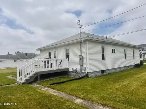 525 Washington St, Blakeslee, OH 43505 photo 3