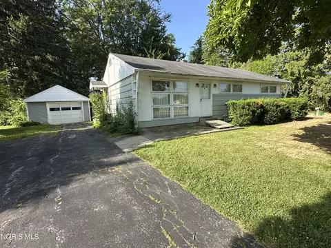 245 W State Line Rd, Toledo, OH 43612