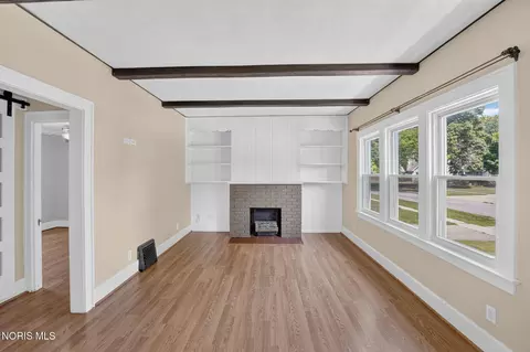 303 E William St, Maumee, OH 43537 photo 8