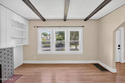 303 E William St, Maumee, OH 43537 photo 9