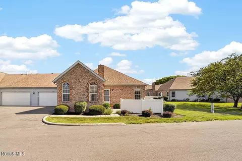 2224 Fox Run Cir # 6-24, Findlay, OH 45840