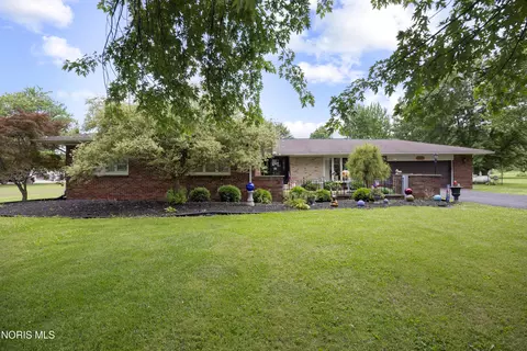 1361 N Tettau Rd, Port Clinton, OH 43452