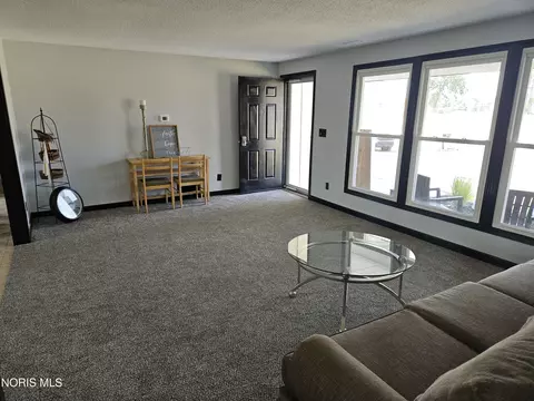 Living - 10030 County Road D, Bryan, OH 43506 photo 3 of 7