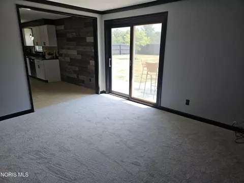 Living - 10030 County Road D, Bryan, OH 43506 photo 6 of 7