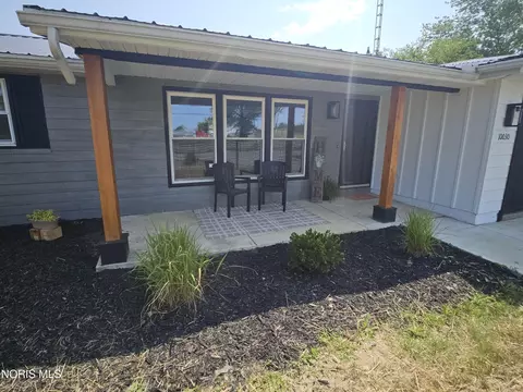 Exterior - 10030 County Road D, Bryan, OH 43506 photo 2 of 6