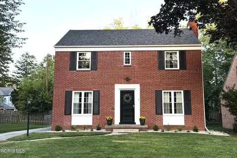 2914 Meadowwood Dr, Toledo, OH 43606