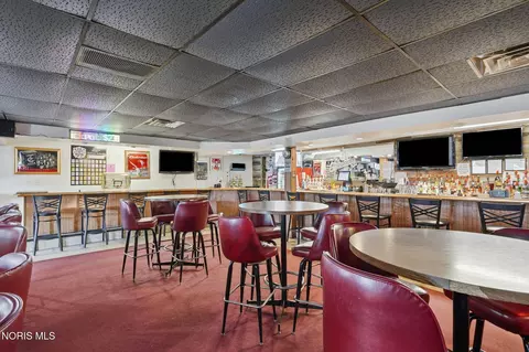 Dining - 1730 Lima Ave, Findlay, OH 45840 photo 4 of 5