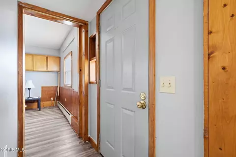 Entry Way - 1730 Lima Ave, Findlay, OH 45840 photo 2 of 2