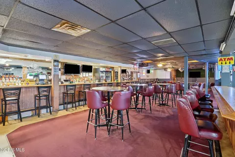 Dining - 1730 Lima Ave, Findlay, OH 45840 photo 3 of 5