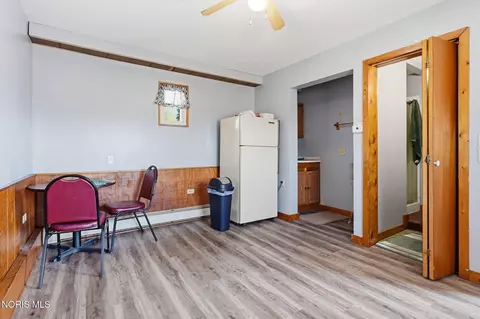 Dining - 1730 Lima Ave, Findlay, OH 45840 photo 2 of 5