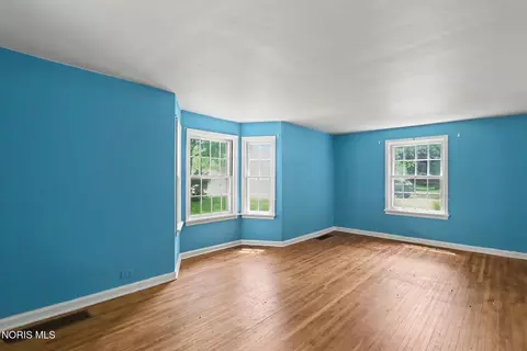 Living - 106 E 5th St, Genoa, OH 43430 photo 2 of 3