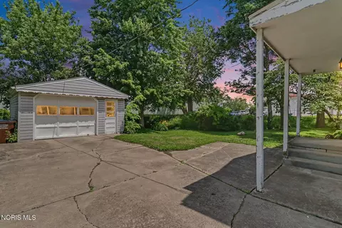 Exterior - 106 E 5th St, Genoa, OH 43430 photo 5 of 5