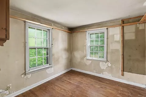 Bedroom - 106 E 5th St, Genoa, OH 43430 photo 6 of 9