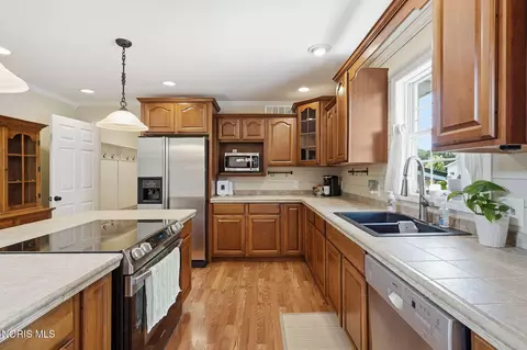Kitchen - 4771 County Road 159, Dunkirk, OH 45836 photo 4 of 8