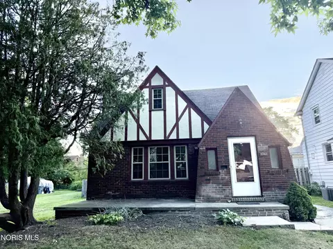 3747 Stannard Dr, Toledo, OH 43613