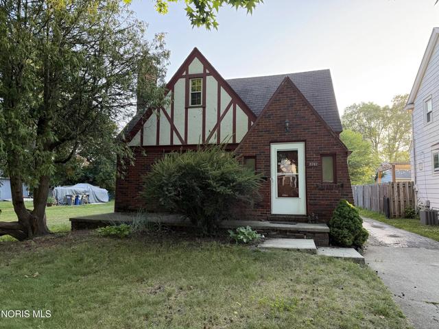3747 Stannard Dr, Toledo, OH 43613