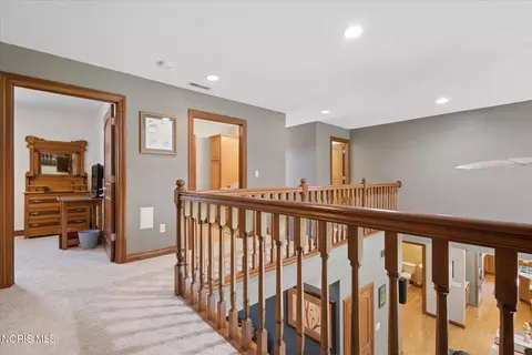 Entry Way - 6605 County Rd 8, Bryan, OH 43506 photo 5 of 6