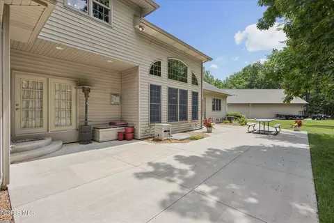 Exterior - 6605 County Rd 8, Bryan, OH 43506 photo 8 of 10