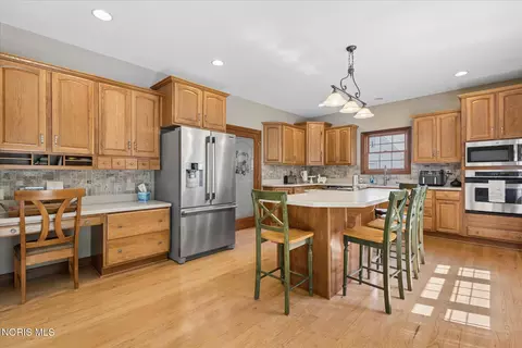 Kitchen - 6605 County Rd 8, Bryan, OH 43506 photo 1 of 5