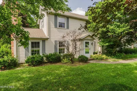 1734 W Main Cross St, Findlay, OH 45840