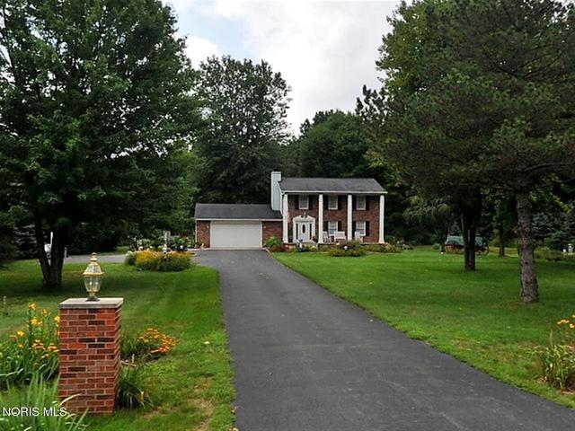 9753 Old State Line Rd, Holland, OH 43528