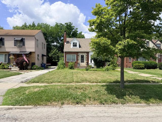 3927 Elmhurst Rd, Toledo, OH 43613