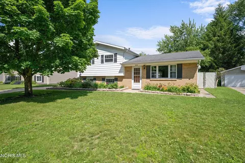 333 Danesmoor Rd, Holland, OH 43528