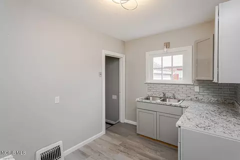 629 Cuthbert Rd, Toledo, OH 43607 photo 12
